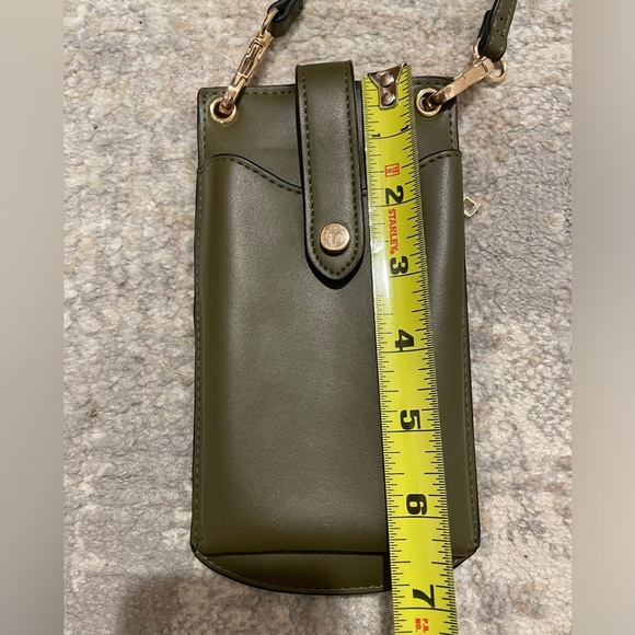 A New Day Green Crossbody Wallet Rose Gold Colored Hardware Phone Slot EUC - Picture 9 of 9